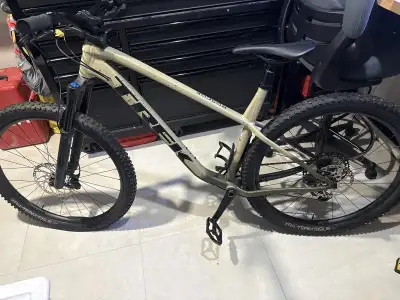 Trek Roscoe 9, View more