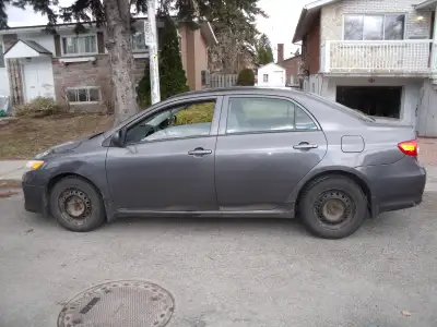 2013 Toyota Corolla CE Automatique toute Equipees a Vendre avec Seulement 136,474 Kms Vitres Electri...