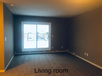 Move-In Ready 3BR/2BA Townhouse – Near Schools & Transit!