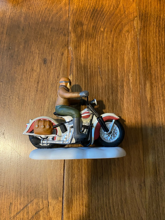 Dept 56 Harley Davidson  dans Art et objets de collection  à Région d’Oakville/Halton - Image 3