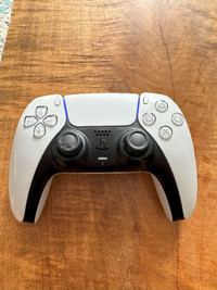 PS5 Controller-Good condition, thumb stick needs replacing