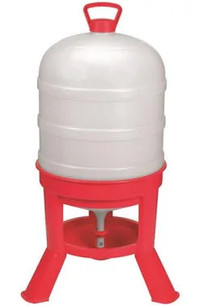 Little Giant 8 Gallon Plastic Dome Waterer