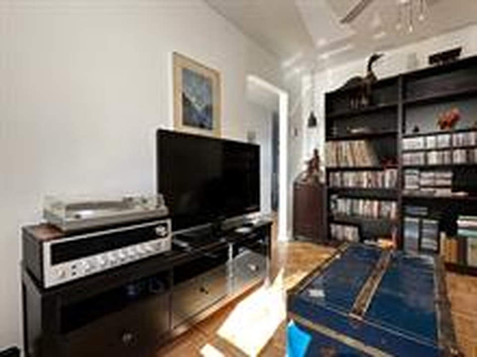 Apartment for Rent - 2555 Montgomery 4