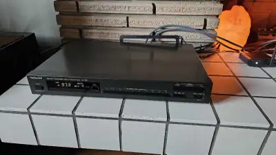 Technics ST-K50 Stereo FM/AM Quarts Tuner, View more