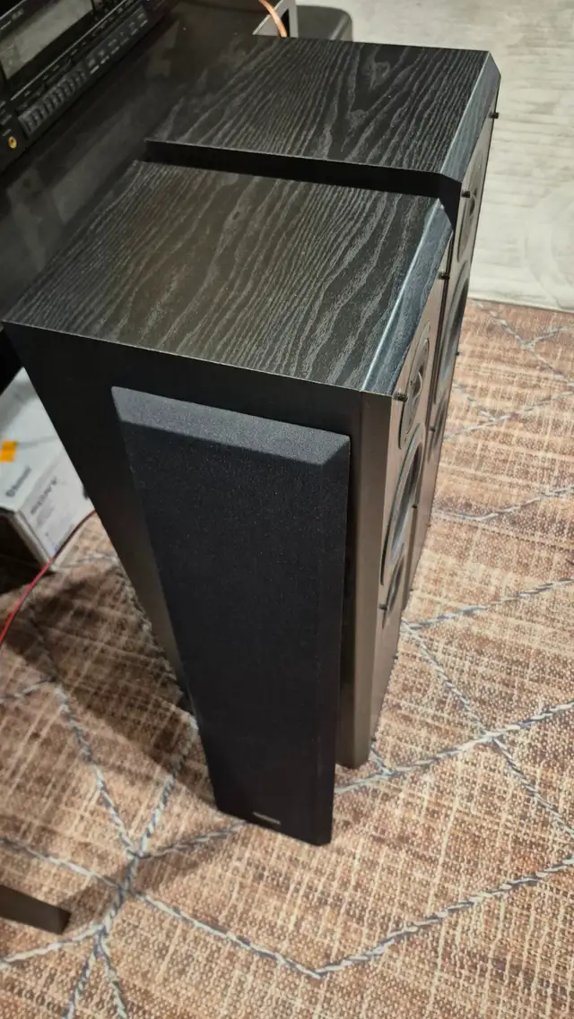 Technics SB-T100 Floor Speakers - IN GREAT CONDITION in Speakers in Oakville / Halton Region - Image 4