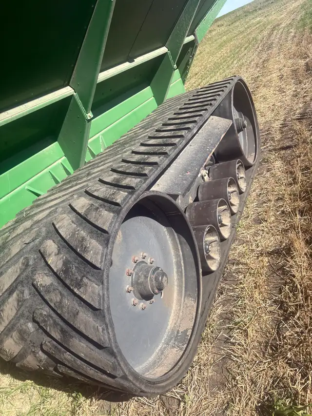 2096 Brent grain cart in Farming Equipment in Brandon - Image 7