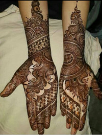 Mehndi services available 