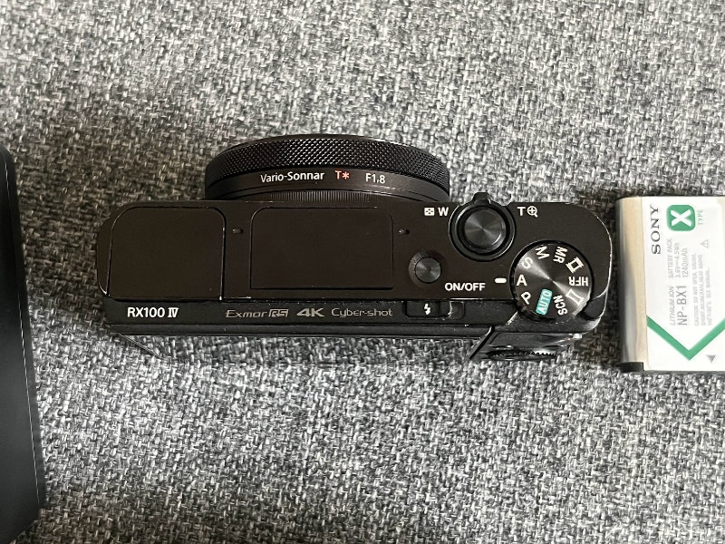 Sony Cybershot DSCRX100 IV Camera Cameras & Camcorders Edmonton