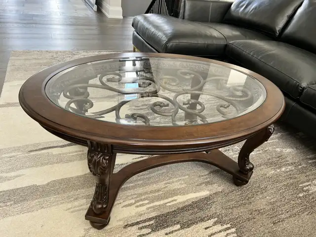 Valencia Oval coffee table