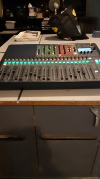 Soundcraft Expression 2- 24 Channel Mixer/Soundboard *Available!