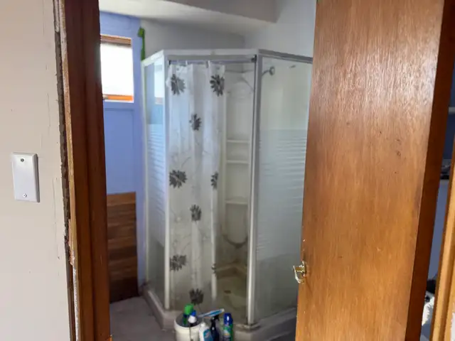 carpenter special 3bdrm 2 bath in Houses for Sale in Regina - Image 9