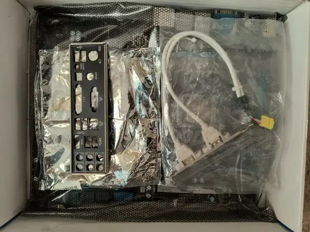 Intel i5 4460 CPU, CPU Fan, DDR3 16GB, MSI Z87 G55 board, Case. in System Components in Ottawa - Image 6