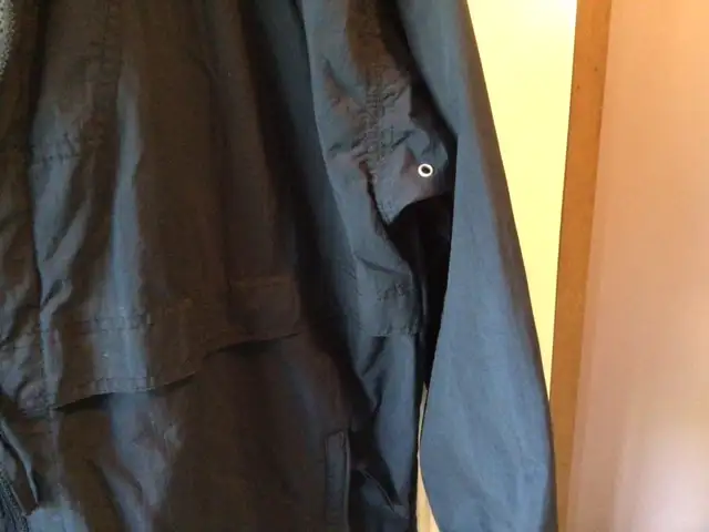 Size Medium - Men's Light Fall Jacket - Attached Hood in Men's in Winnipeg - Image 5
