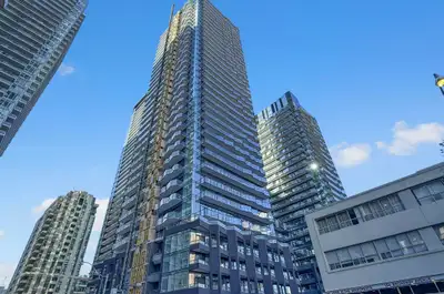 1 Bed Brand New Condo for Rent – Midtown Toronto 120 Broadway Ave 575 SF + 281 SF Wrap-Around Terrac...