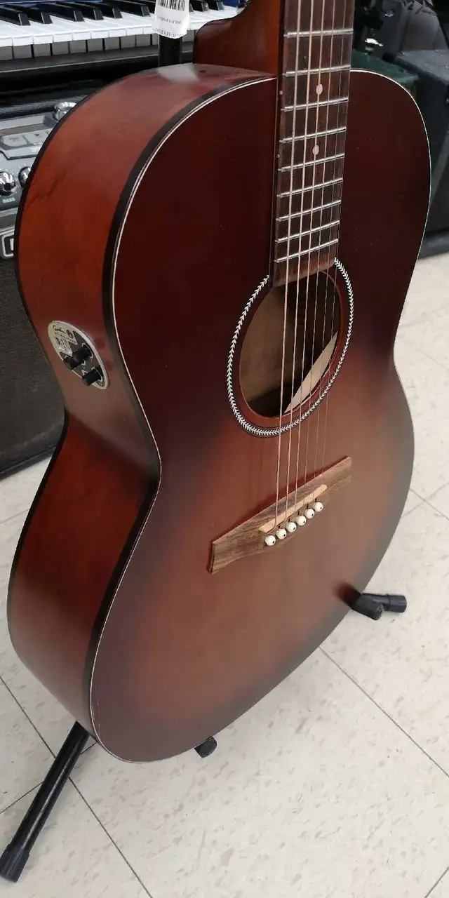 Guitare Electroacoustique Seagull in Guitars in City of Montréal - Image 3