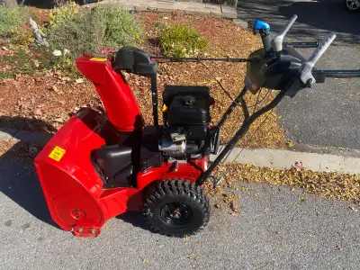 Toro Power Max Snowblower 824- 2021 electric start, View more