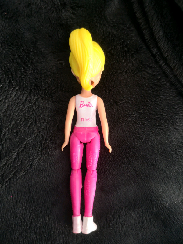 Barbie on the go Blonde hair toy in Toys & Games in Moncton - Image 2