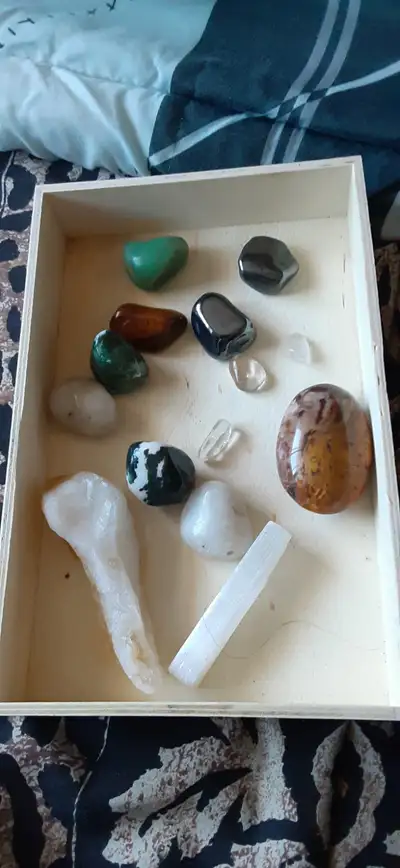 Various stone and crystal set, View more