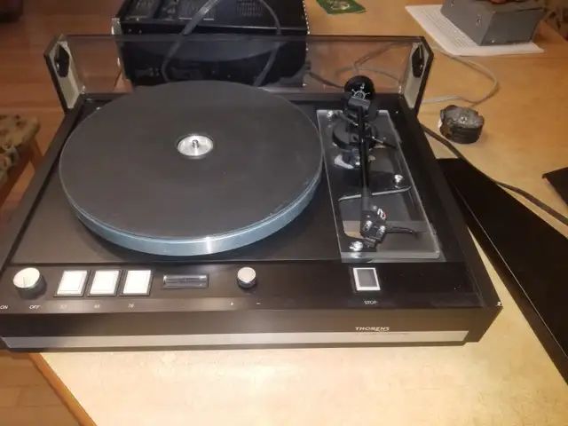 table tournante thorens  td 126 serie 2 in General Electronics in Ottawa - Image 3