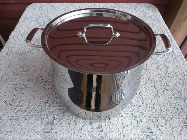 Large Size Calidad Professional Stock Pot --For Chili, , Etc in Kitchen & Dining Wares in New Glasgow