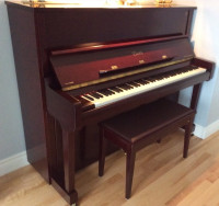 Piano Steinway et banc