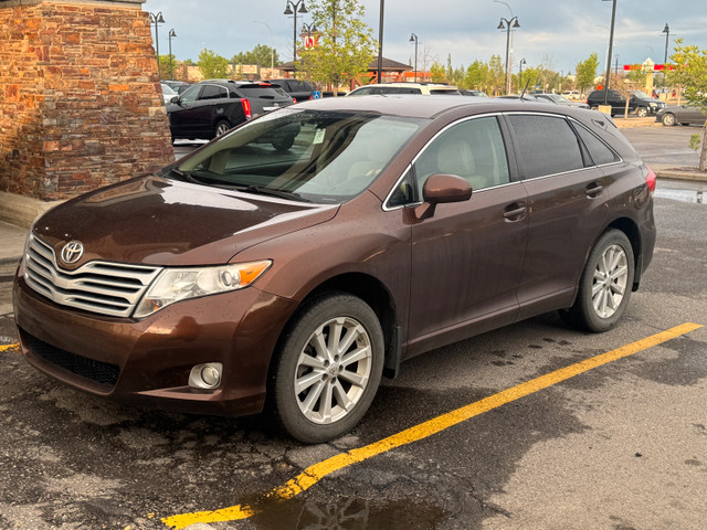 2010 Toyota Venza LE  in Cars & Trucks in Calgary - Image 4