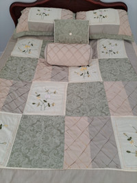 Queen Bedspread Set