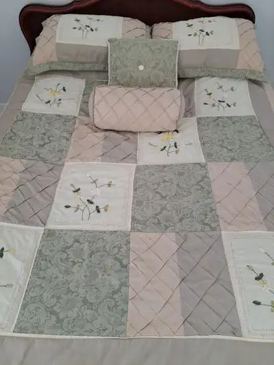Queen Bedspread Set, View more