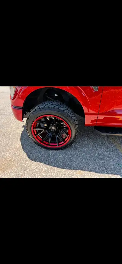 Red and black Fuel wheels with Venom tires My favourite wheels ever I have to sell they won’t fit ne...
