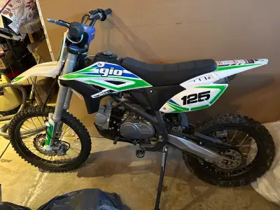 Like new only 10 hours light riding.