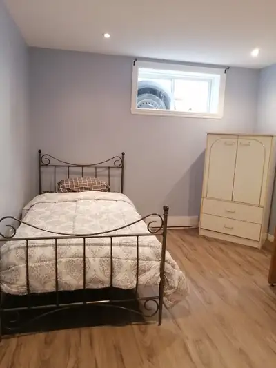 ****chambre propore en face de l'université Laval***