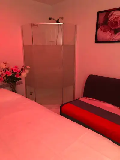 Massage 40/hh 60/h Centre Ville Asiatiques Nouveau Salon/Downtown Asian New Salon 438-855-8999 Locat...
