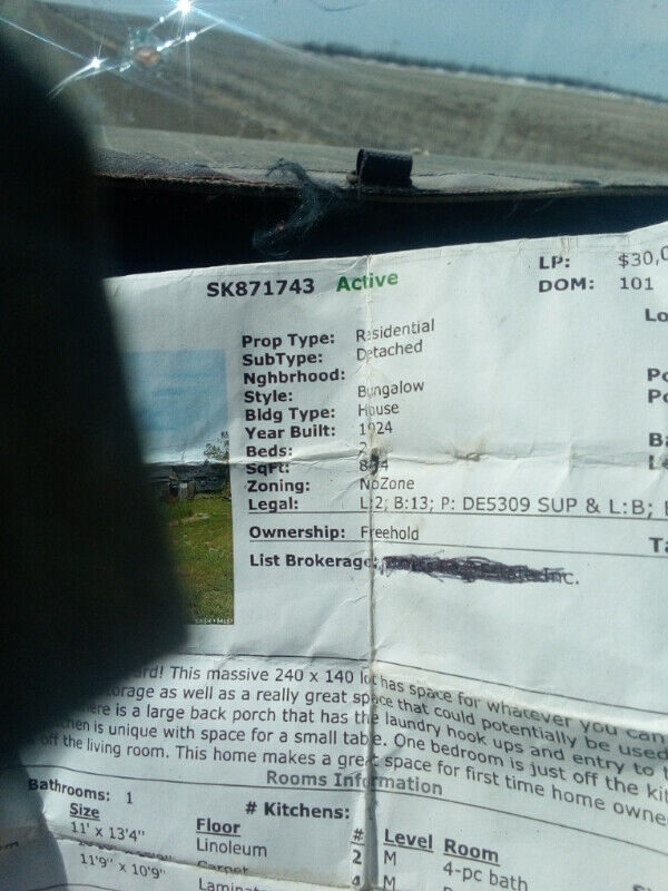 House with huge lot 240x140/307 1st Ave w,Climax Houses for Sale