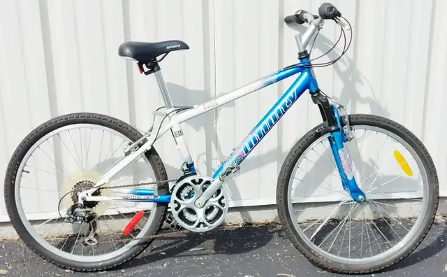 INFINITY HARDTAIL 21-SPEED MOUNTAIN BIKE (UNISEX) in Mountain in London - Image 2