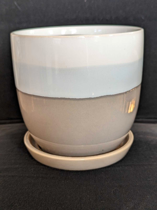 Cache pot céramique beige et bleu pâle plante  dans Décoration intérieure et accessoires  à Longueuil/Rive Sud - Image 3