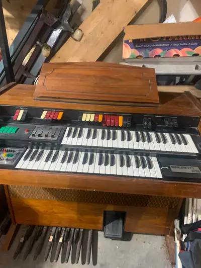 FREE – Working Vintage Galanti F3 Electronic Organ, View more