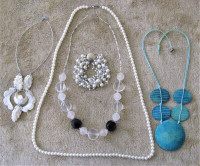 Bijoux 5, perles et + en Spécial à 15$