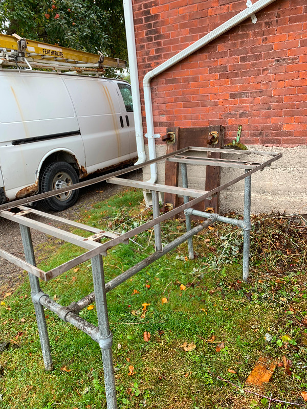 Metal table in Other Tables in Peterborough - Image 2