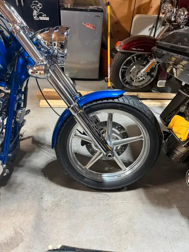 2009 Harley-Davidson Rocker C in Street, Cruisers & Choppers in Calgary - Image 7
