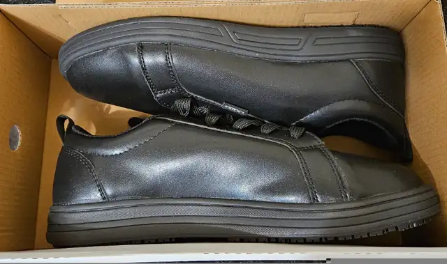 Non Slip Work Shoes LMQLZHYC - black, size 8 Men/9.5 women in Men's Shoes in City of Montréal - Image 10