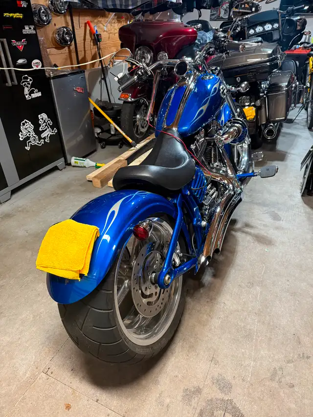 2009 Harley-Davidson Rocker C in Street, Cruisers & Choppers in Calgary - Image 4