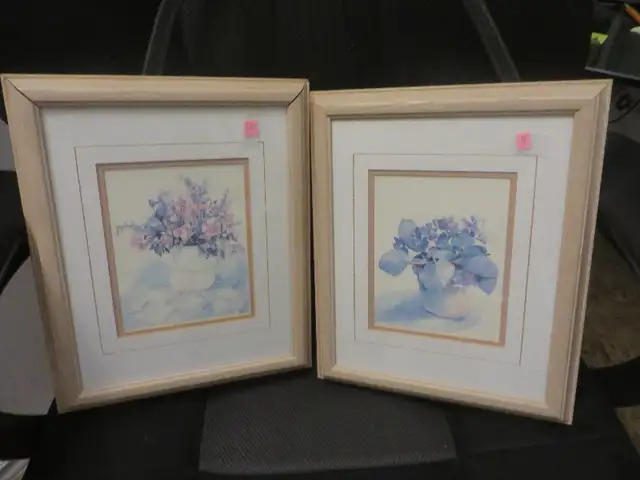 2 framed pictures, 10x12, both for $8 in Home Décor & Accents in Ottawa - Image 2