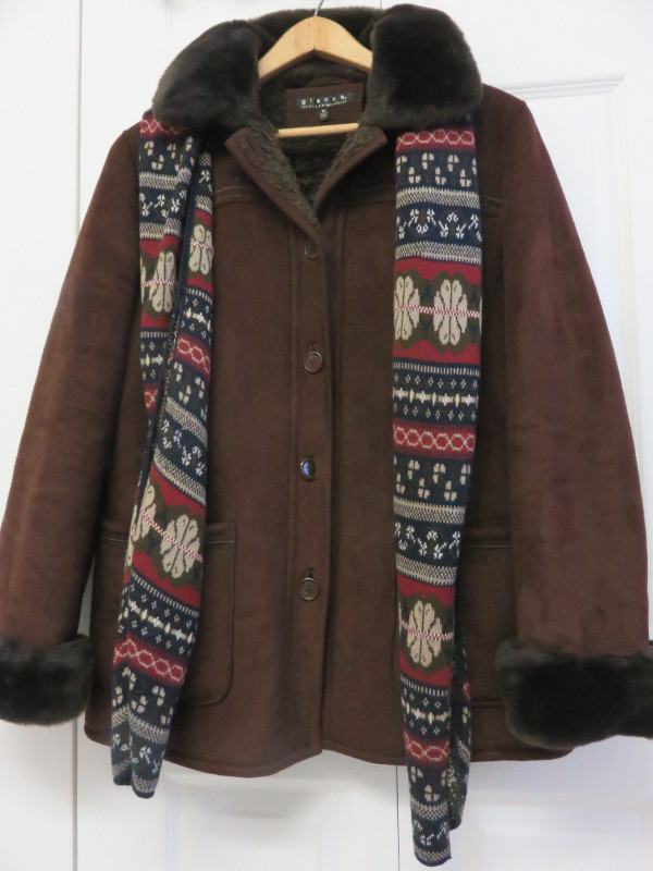 Femmes gr medium: Manteau d'hiver brun doublé mouton dans Femmes - Hauts et vêtements d'extérieur  à Longueuil/Rive Sud