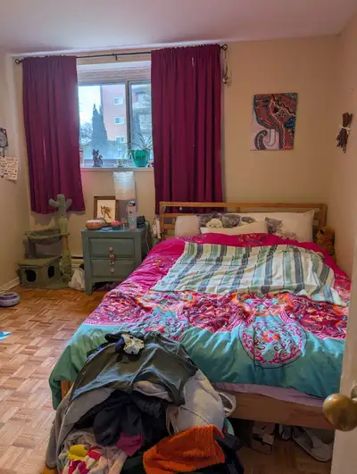 1 bedroom for rent in 2 bedroom apartment. Located on the first floor of the building. Access to gym...