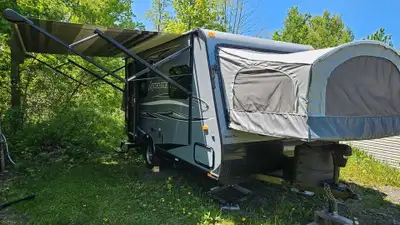 À vendre : Roulotte hybride Dutchmen Aerolite 174E 2014 – Parfaite pour l’aventure! Offrez-vous la l...