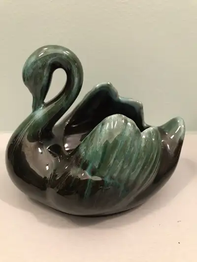 Blue mountain pottery swans planter / dish, View more