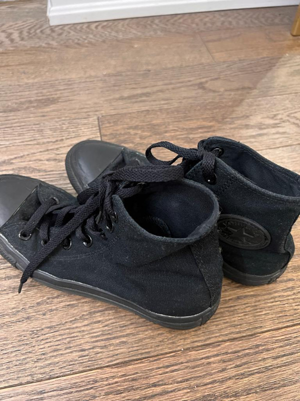 Black Hightop Size 7 (women's) Converse in Women's - Shoes in City of Toronto