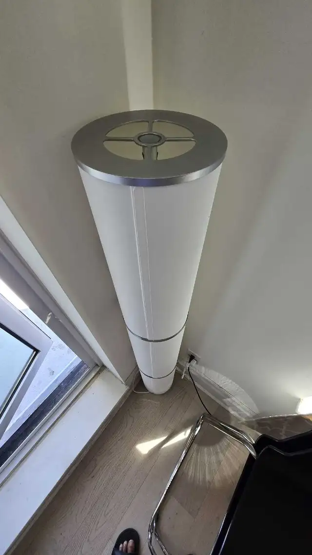 Ikea White Floor Lamp in Indoor Lighting & Fans in Markham / York Region - Image 2