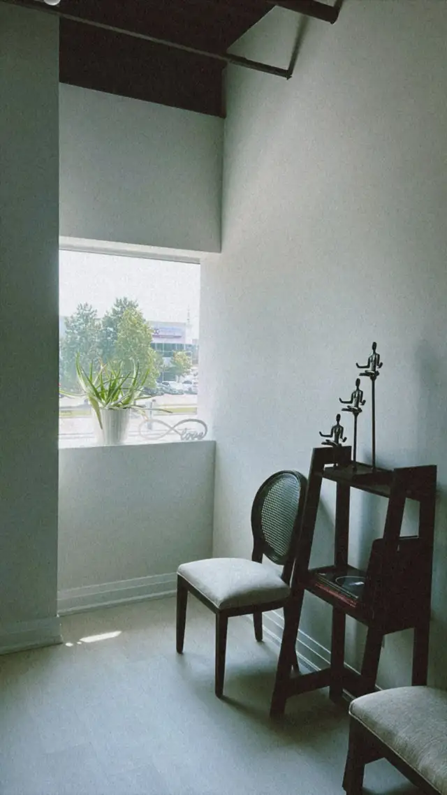 Rooms for Rent in Wellness Centre in Vaughan in Commercial & Office Space for Rent in Markham / York Region - Image 9