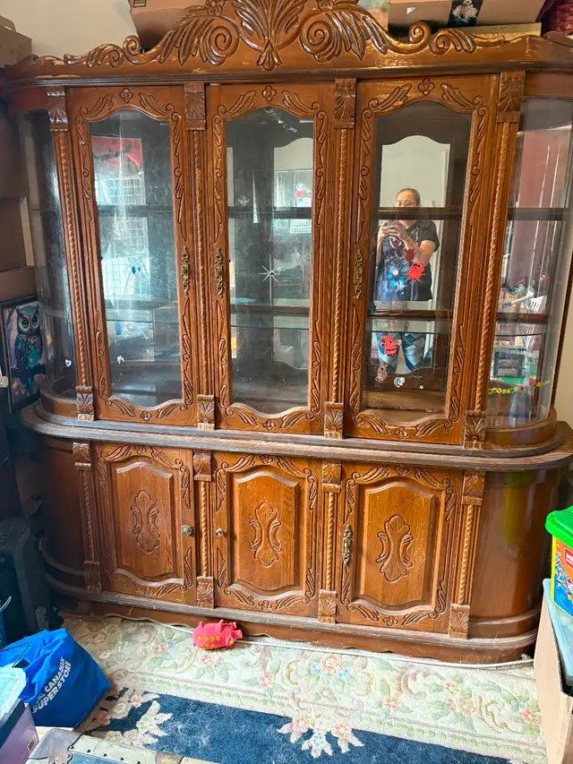 Free Used china cabinet in Hutches & Display Cabinets in Kitchener / Waterloo - Image 2